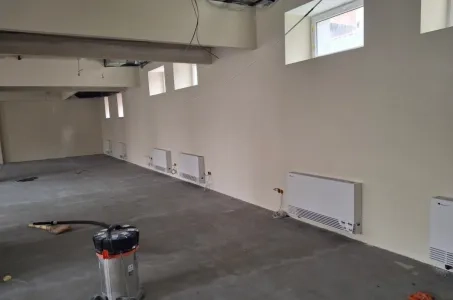 Tööstushoone Mycond seinale paigaldatavate ventilaatorkonvektoritega